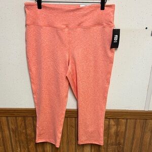NWT- Ideology- women’s Coral Capri Leggings- size large